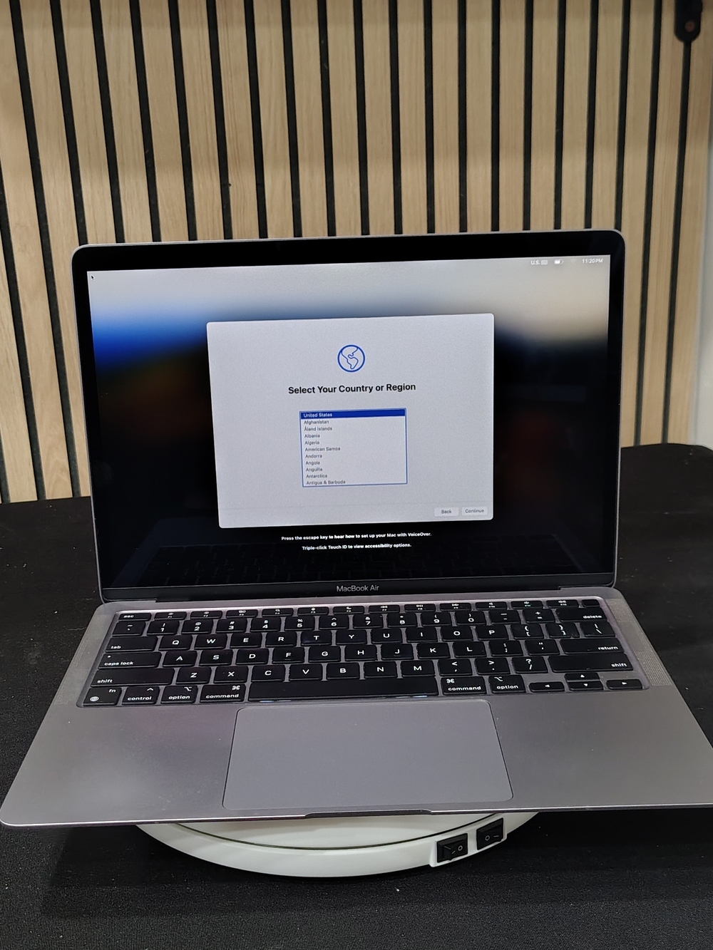 Apple MacBook Air M1 in Space Gray 8GB 128GB